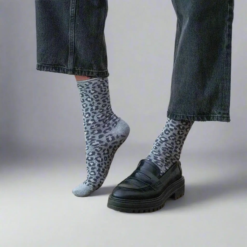 Chaussettes léopard gris