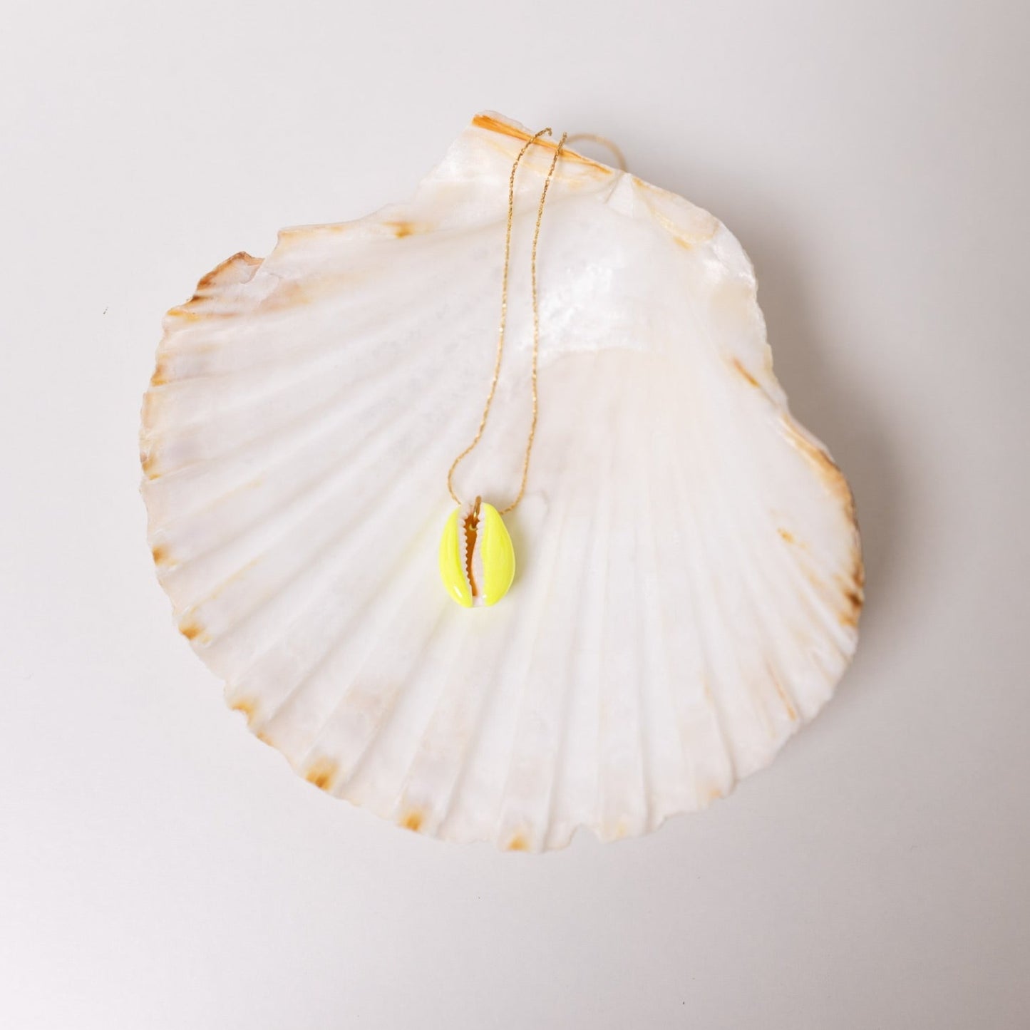 Collier coquillage Jaune fluo - Len Concept